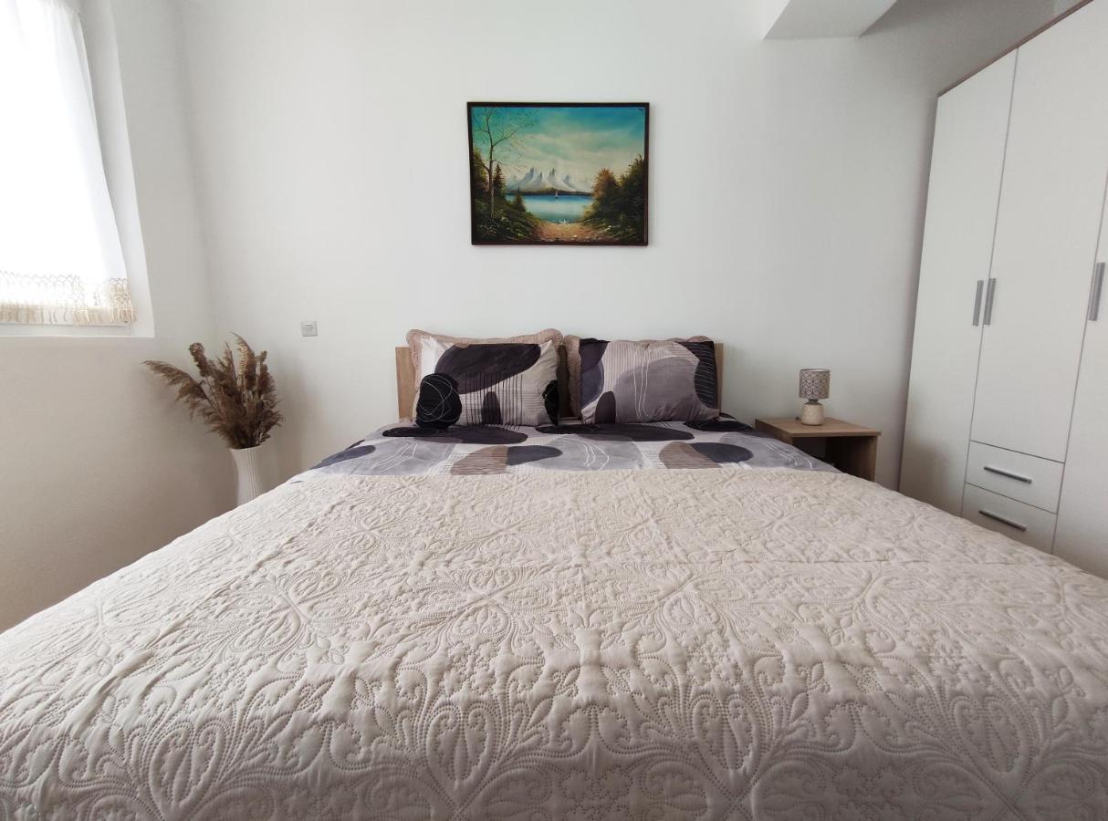 Charming & Spacious 2 Bedroom Apartment With A Gorgeous 8Th-Floor View Охрид Екстериор снимка